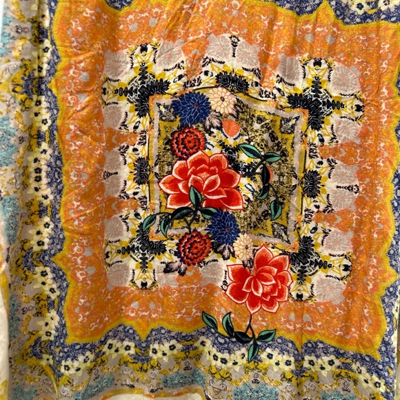 Charming Floral Sleeveless Top - Picture 3 of 6